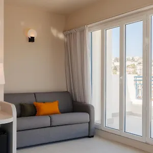 Yelo Promenade Powered By Sonder Hotel